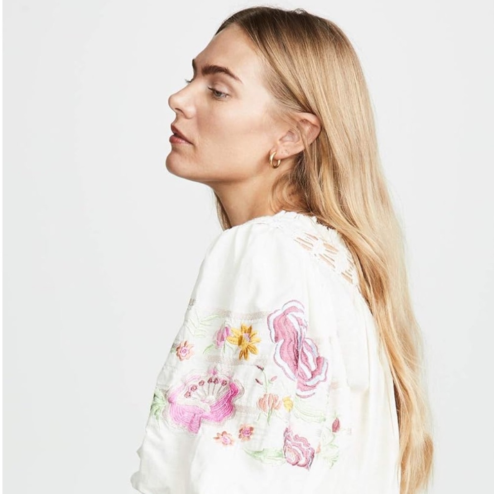 Free People Top Embroidered Bohemian Style Flower Blouse 🌸🌼 - Picture 4 of 8